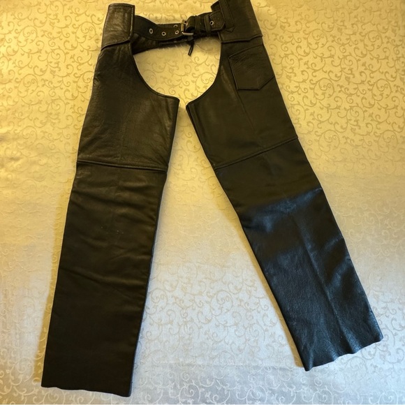 Interstate Black Leather Motorcycle Chaps - Picture 4 of 16